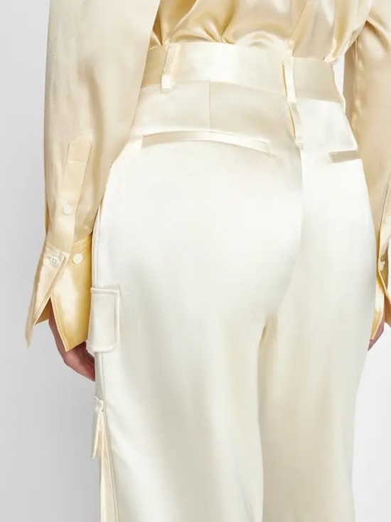 FRAME Relaxed Straight Cargo Pants in Bone - Picture 5 of 15